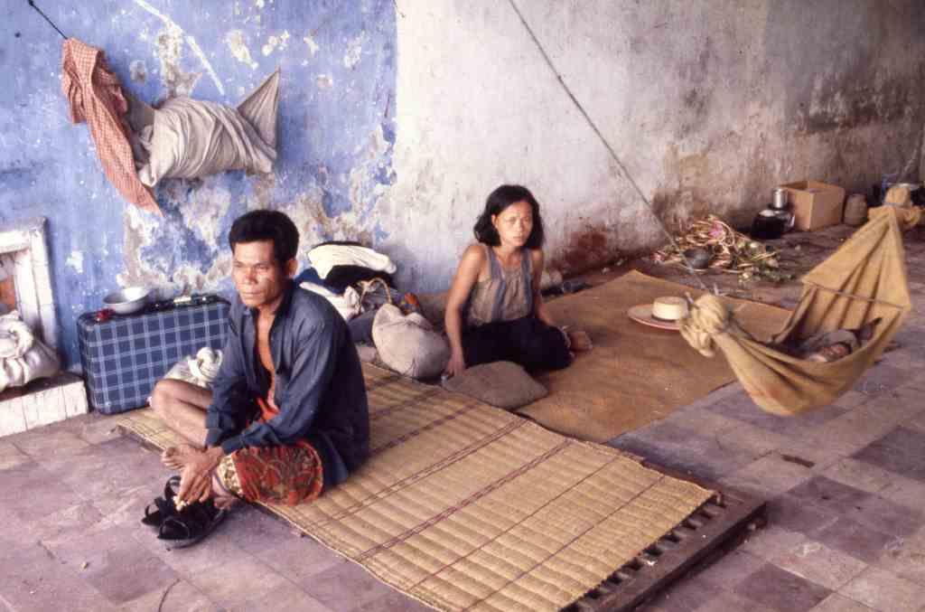 Khmer family © John Burgess
